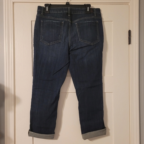 Mid Rise Capri - Picture 2 of 3